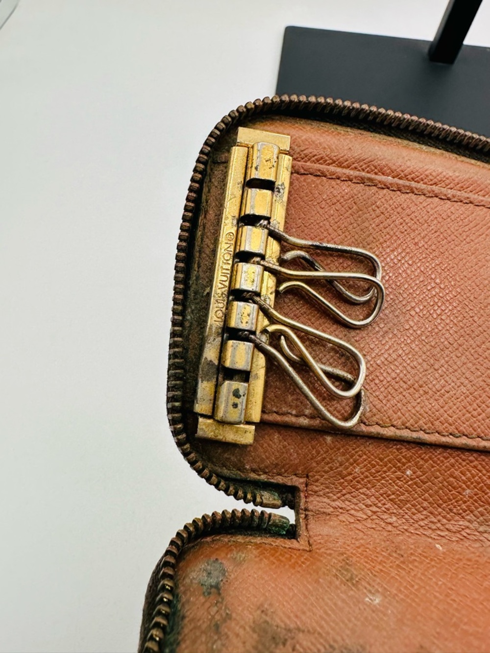 Louis Vuitton Compact Monogram Wallet - Picture 11 of 12